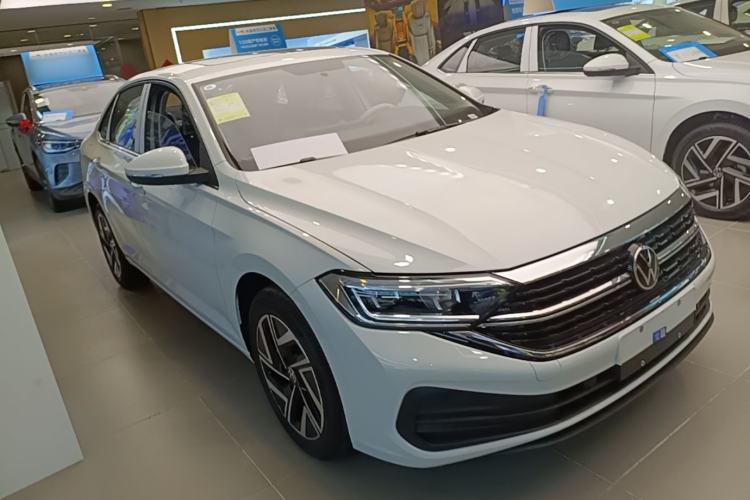 Used Volkswagen Sagitar 2026 Model 30 Million Units Selected 300TSI DSG Surpassing Edition Front Right 45 Deg