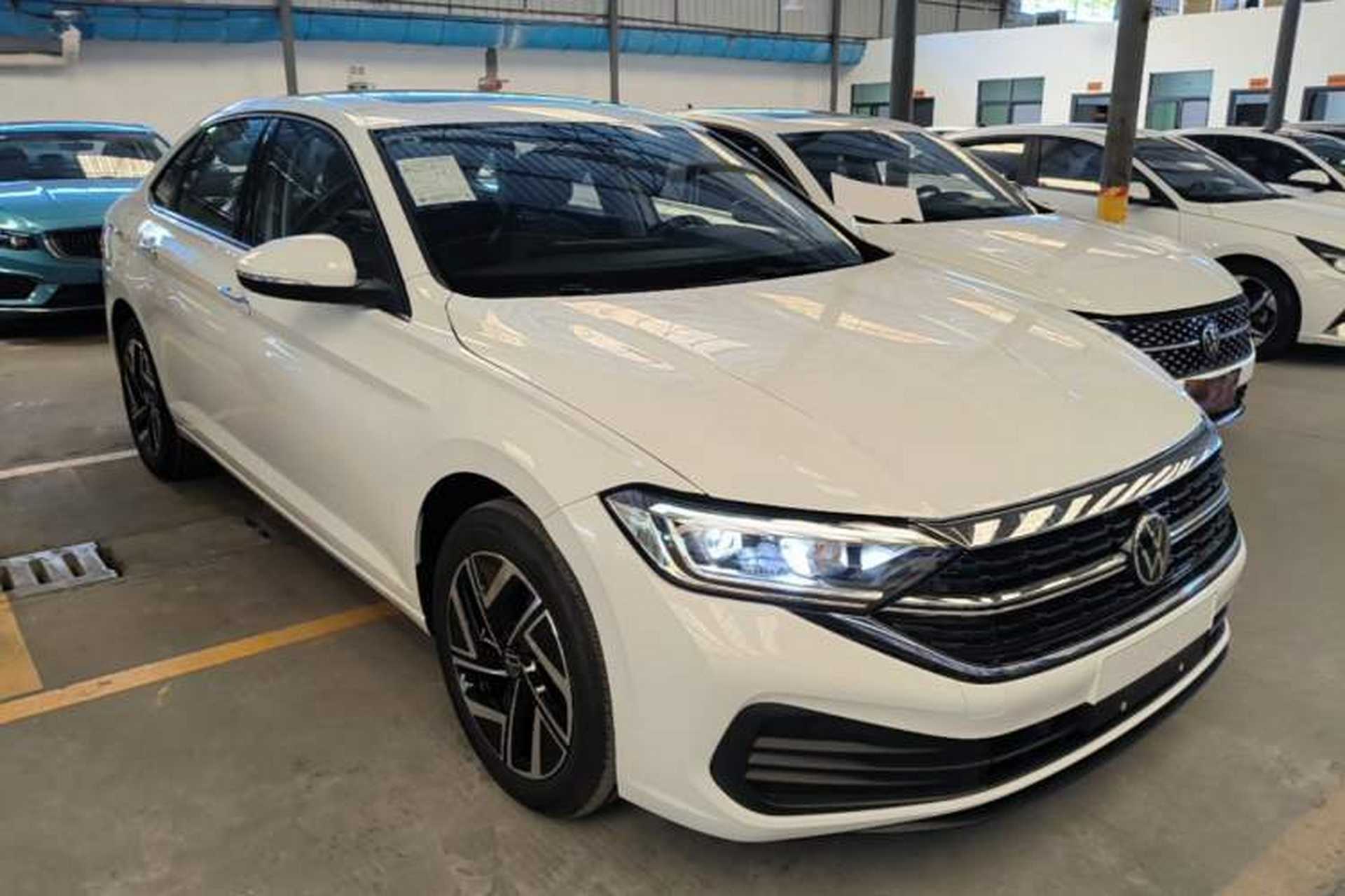 Used Volkswagen Sagitar 2026 Model 30 Million Units Selected 300TSI DSG Surpassing Edition Front Right 45 Deg