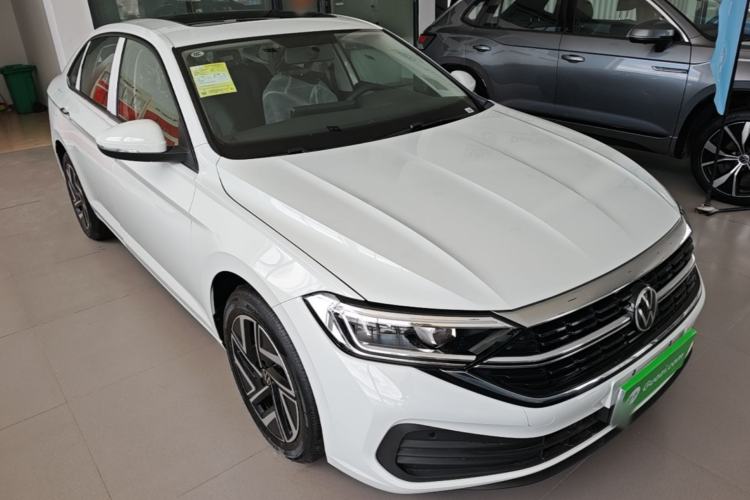 Used Volkswagen Sagitar 2026 Model 30 Million Units Selected 300TSI DSG Surpassing Edition Front Right 45 Deg