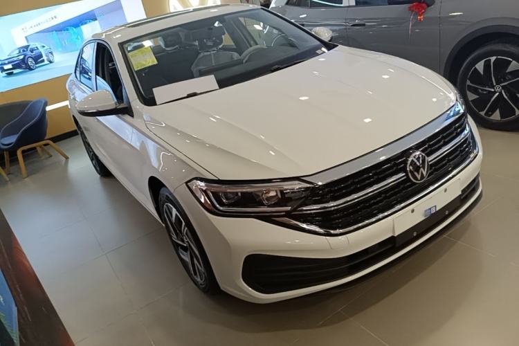 Used Volkswagen Sagitar 2026 Model 30 Million Units Selected 300TSI DSG Surpassing Edition Front Right 45 Deg