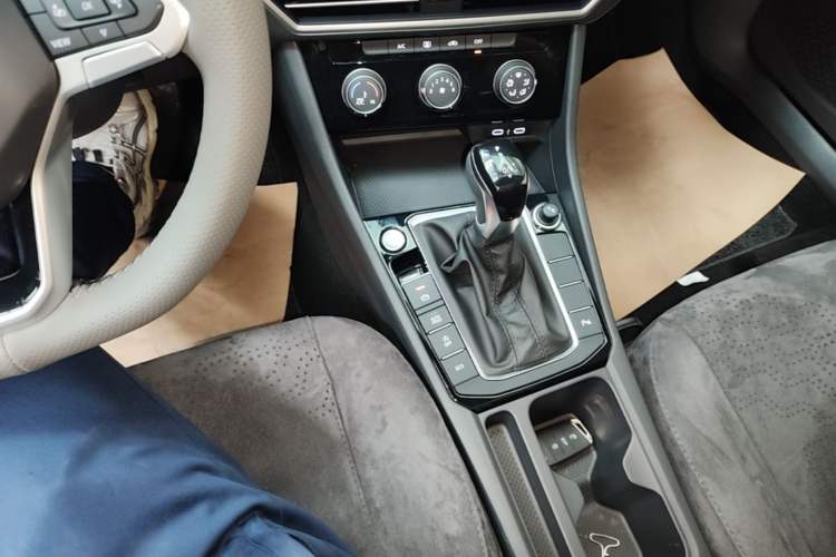 Used Volkswagen Sagitar 2026 Model 30 Million Units Selected 300TSI DSG Surpassing Edition Gear Lever