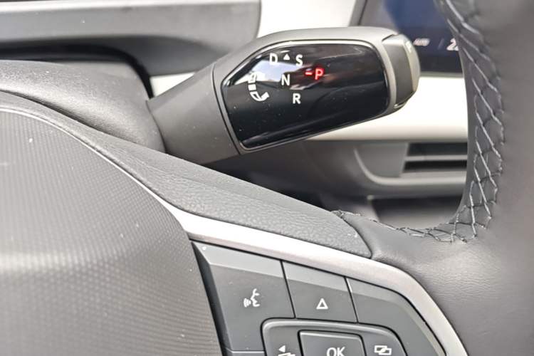 Used Volkswagen Sagitar 2026 Model S 1.5L Elite Edition Gear Lever