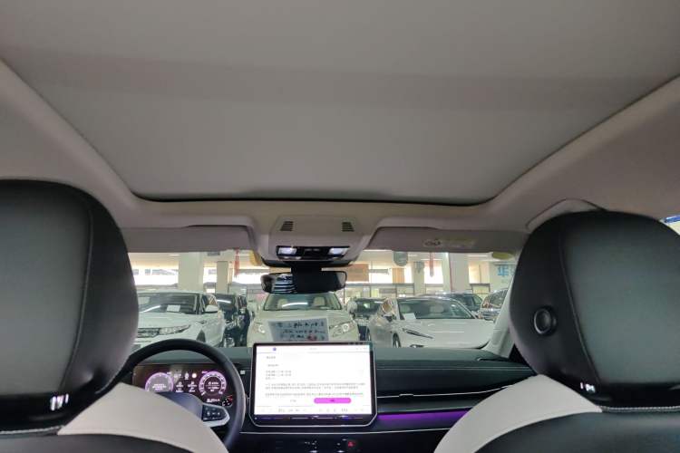 Used Volkswagen Sagitar 2026 Model L 300TSI DSG Luxury Version Headliner