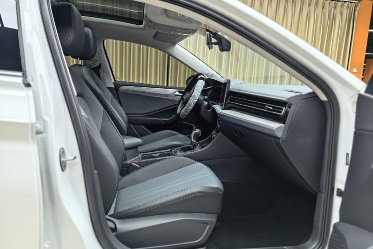 Used Volkswagen Sagitar 2026 Model 30 Million Units Selected 300TSI DSG Surpassing Edition Interior 10