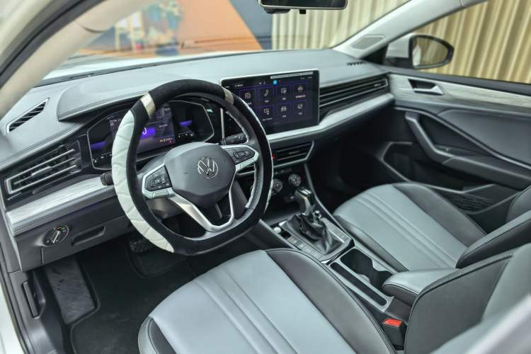 Used Volkswagen Sagitar 2026 Model 30 Million Units Selected 300TSI DSG Surpassing Edition Interior 2
