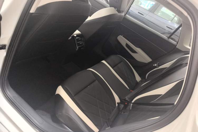 Used Volkswagen Sagitar 2026 Model L 300TSI DSG Luxury Version Interior 2