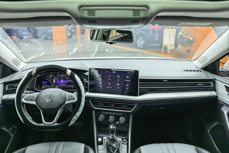 Used Volkswagen Sagitar 2026 Model 30 Million Units Selected 300TSI DSG Surpassing Edition Interior 5