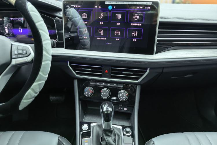 Used Volkswagen Sagitar 2026 Model 30 Million Units Selected 300TSI DSG Surpassing Edition Interior 6