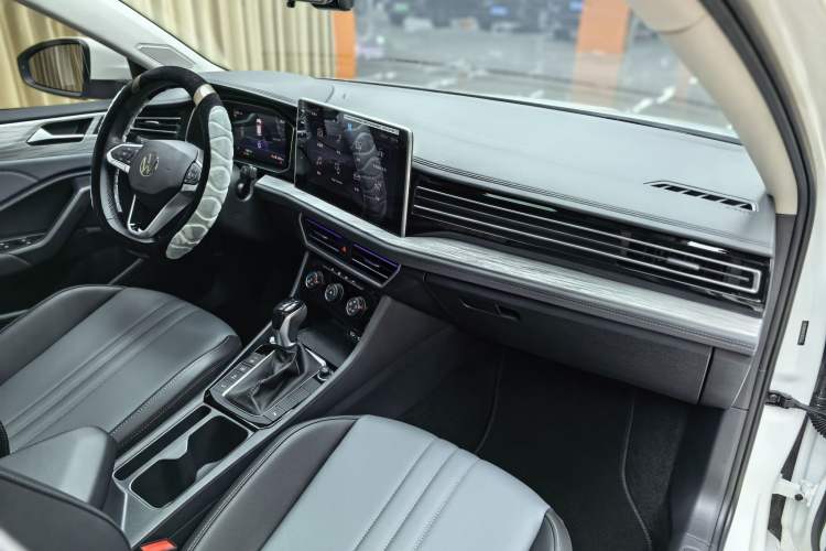 Used Volkswagen Sagitar 2026 Model 30 Million Units Selected 300TSI DSG Surpassing Edition Interior 8