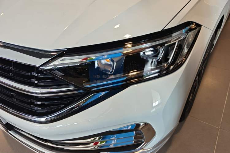 Used Volkswagen Sagitar 2026 Model 30 Million Units Selected 300TSI DSG Surpassing Edition Left Front Headlight