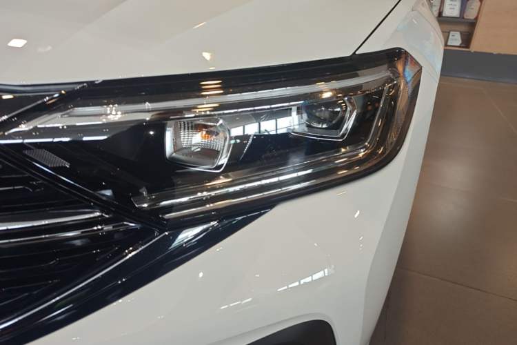 Used Volkswagen Sagitar 2026 Model 30 Million Units Selected 300TSI DSG Surpassing Edition Left Front Headlight