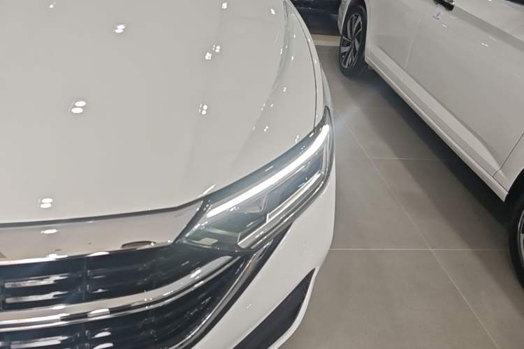 Used Volkswagen Sagitar 2026 Model 30 Million Units Selected 300TSI DSG Surpassing Edition Left Front Headlight