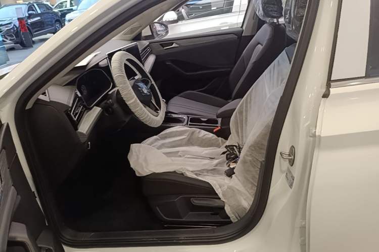 Used Volkswagen Sagitar 2026 Model 30 Million Units Selected 300TSI DSG Surpassing Edition Left Front Seat