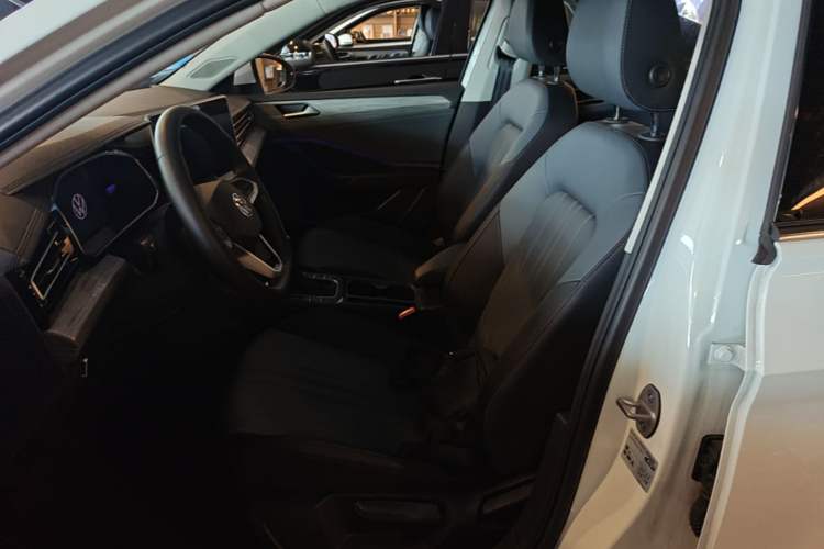 Used Volkswagen Sagitar 2026 Model 30 Million Units Selected 300TSI DSG Surpassing Edition Left Front Seat