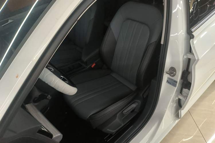 Used Volkswagen Sagitar 2026 Model 30 Million Units Selected 300TSI DSG Surpassing Edition Left Front Seat