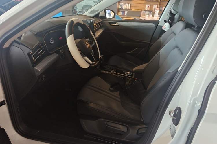 Used Volkswagen Sagitar 2026 Model 30 Million Units Selected 300TSI DSG Surpassing Edition Left Front Seat