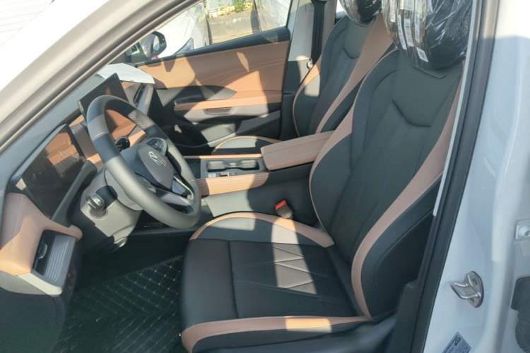 Used Volkswagen Sagitar 2026 S 300TSI Luxury Edition Left Front Seat
