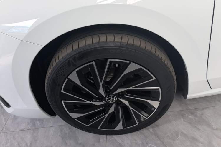 Used Volkswagen Sagitar 2026 Model L 300TSI DSG Elite Version Left Front Wheel Hub