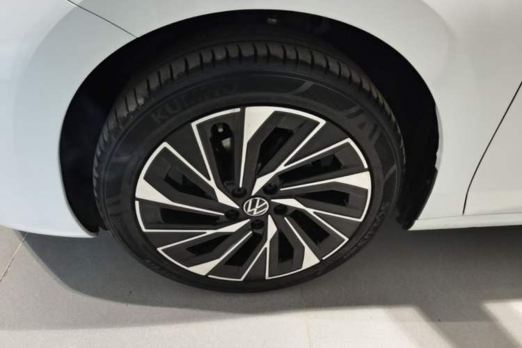 Used Volkswagen Sagitar 2026 Model L 300TSI DSG Luxury Version Left Front Wheel Hub
