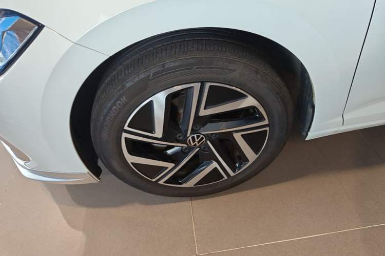 Used Volkswagen Sagitar 2026 Model 30 Million Units Selected 300TSI DSG Surpassing Edition Left Front Wheel Hub