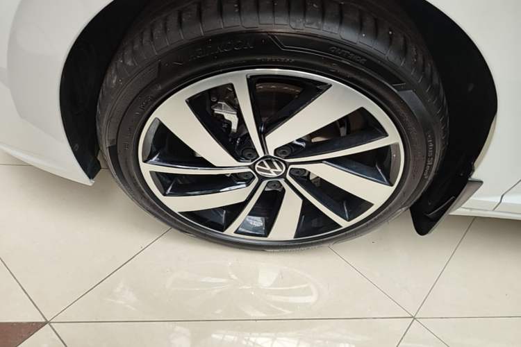 Used Volkswagen Sagitar 2026 Model 30 Million Units Selected 300TSI DSG Surpassing Edition Left Front Wheel Hub