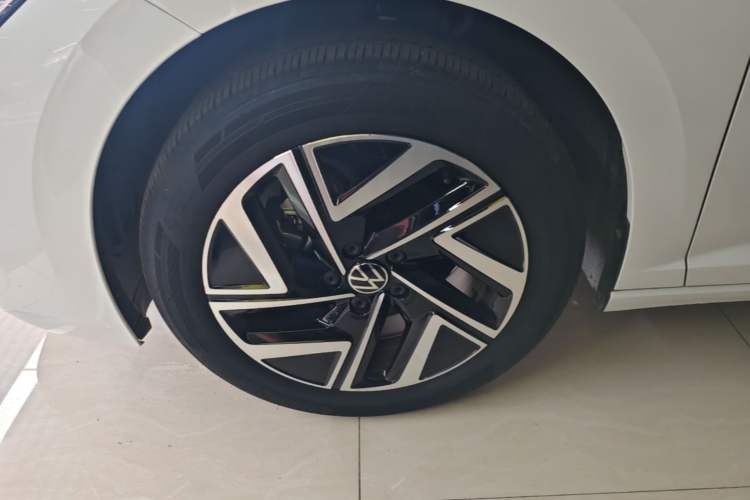 Used Volkswagen Sagitar 2026 Model 30 Million Units Selected 300TSI DSG Surpassing Edition Left Front Wheel Hub