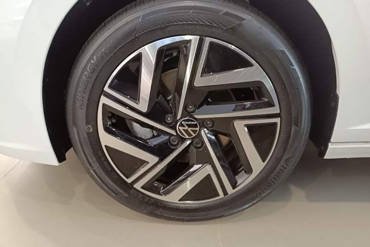 Used Volkswagen Sagitar 2026 Model 30 Million Units Selected 300TSI DSG Surpassing Edition Left Front Wheel Hub