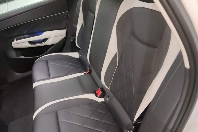 Used Volkswagen Sagitar 2026 Model L 300TSI DSG Luxury Version Left Rear Seat