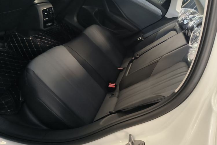 Used Volkswagen Sagitar 2026 Model 30 Million Units Selected 300TSI DSG Surpassing Edition Left Rear Seat