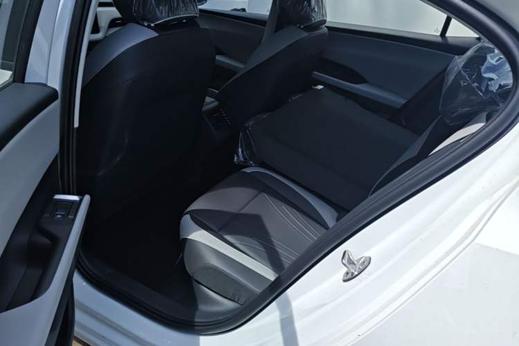 Used Volkswagen Sagitar 2026 Model S 1.5L Elite Edition Left Rear Seat