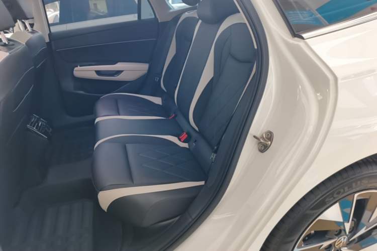 Used Volkswagen Sagitar 2026 Model L 300TSI DSG Elite Version Left Rear Seat