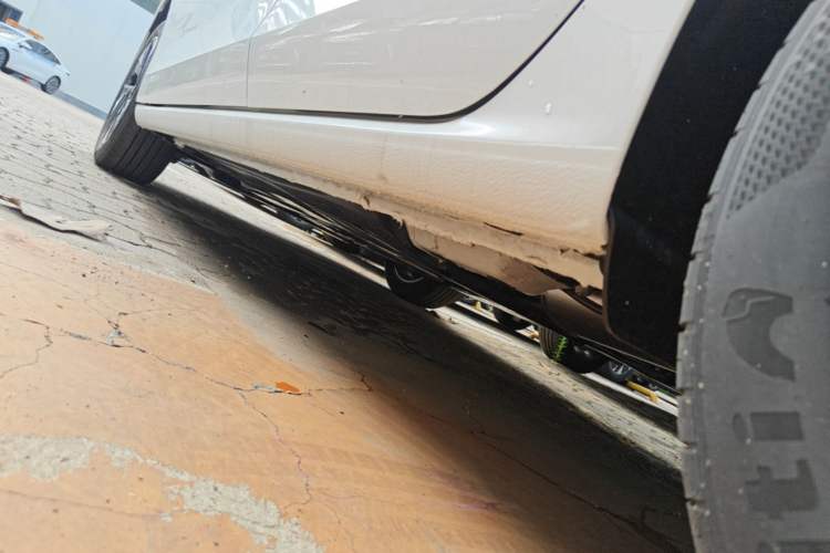 Used Volkswagen Sagitar 2026 Model L 300TSI DSG Elite Version Left Side Sill