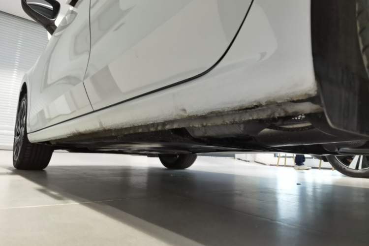 Used Volkswagen Sagitar 2026 Model L 300TSI DSG Luxury Version Left Side Sill