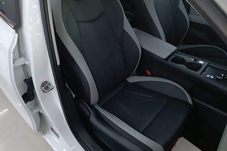 Used Volkswagen Sagitar 2026 Model S 1.5L Elite Edition Right Front Seat