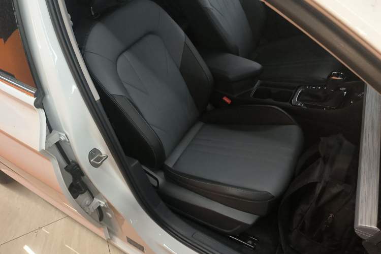 Used Volkswagen Sagitar 2026 Model 30 Million Units Selected 300TSI DSG Surpassing Edition Right Front Seat