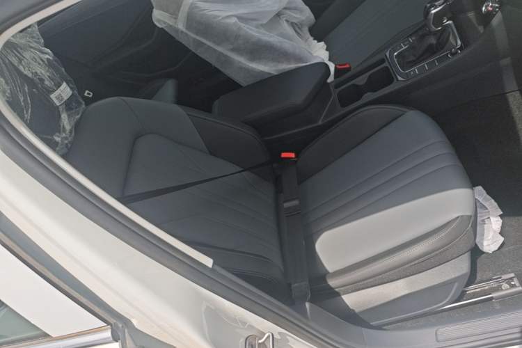 Used Volkswagen Sagitar 2026 Model 30 Million Units Selected 300TSI DSG Surpassing Edition Right Front Seat
