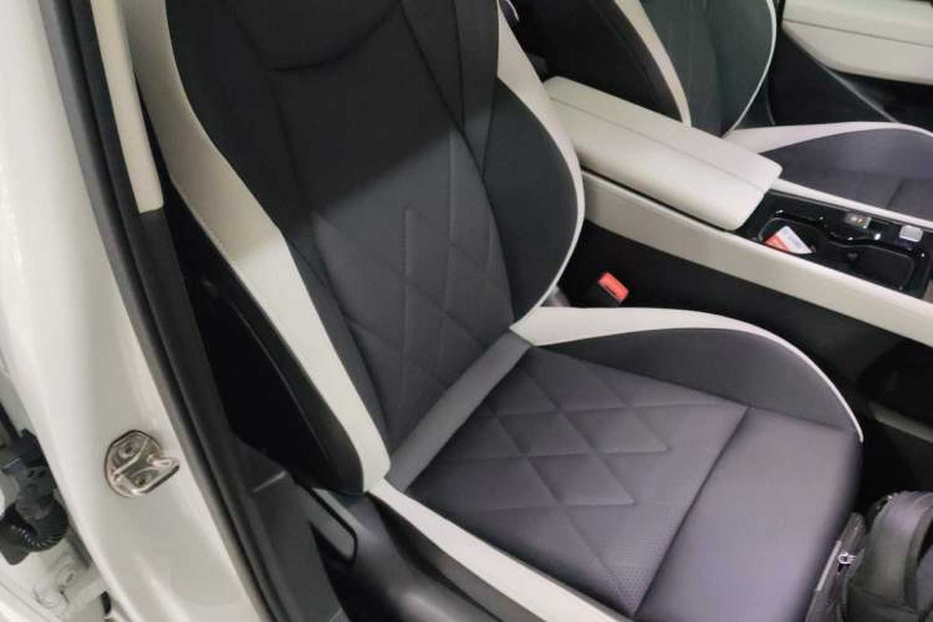 Used Volkswagen Sagitar 2026 Model L 300TSI DSG Elite Version Right Front Seat