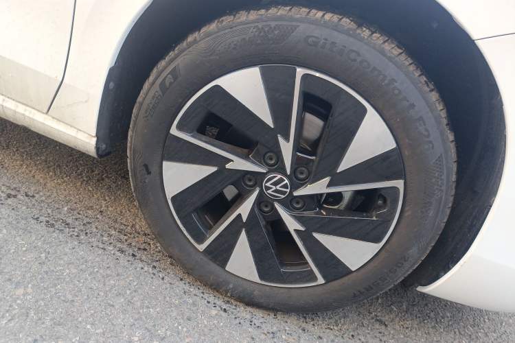 Used Volkswagen Sagitar 2026 Model L 300TSI DSG Elite Version Right Front Wheel Hub