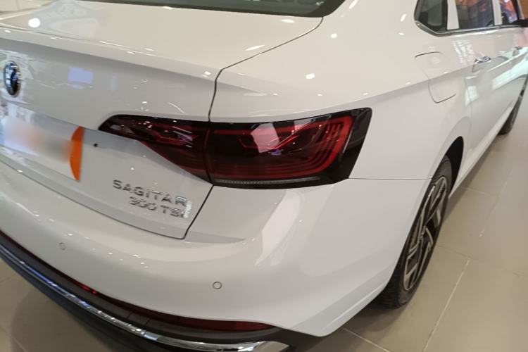 Used Volkswagen Sagitar 2026 Model 30 Million Units Selected 300TSI DSG Surpassing Edition Right Rear Taillight