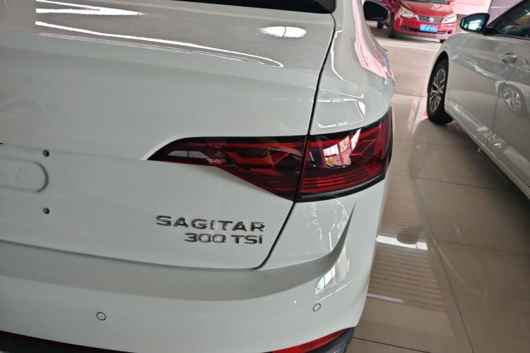 Used Volkswagen Sagitar 2026 Model 30 Million Units Selected 300TSI DSG Surpassing Edition Right Rear Taillight