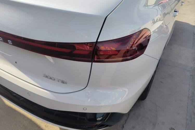 Used Volkswagen Sagitar 2026 S 300TSI Luxury Edition Right Rear Taillight