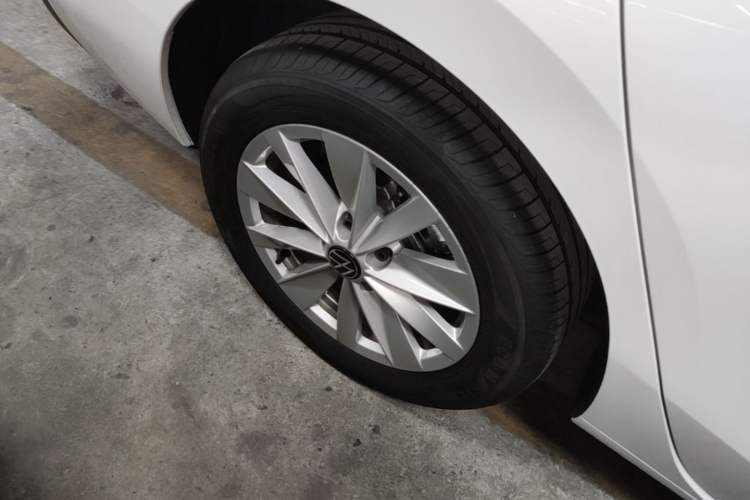 Used Volkswagen Sagitar 2026 Model S 1.5L Elite Edition Right Rear Wheel Hub