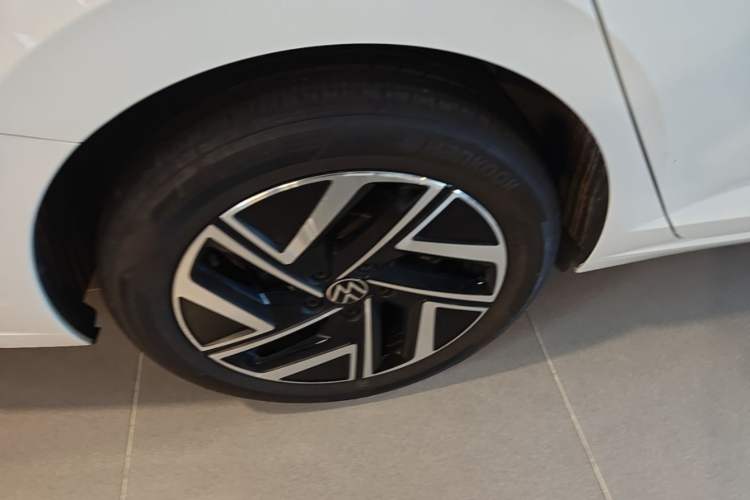 Used Volkswagen Sagitar 2026 Model 30 Million Units Selected 300TSI DSG Surpassing Edition Right Rear Wheel Hub