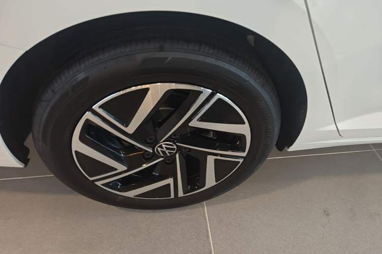 Used Volkswagen Sagitar 2026 Model 30 Million Units Selected 300TSI DSG Surpassing Edition Right Rear Wheel Hub