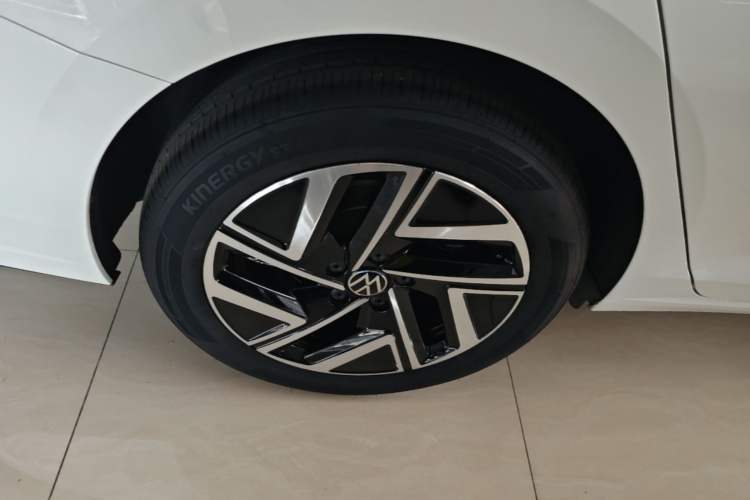 Used Volkswagen Sagitar 2026 Model 30 Million Units Selected 300TSI DSG Surpassing Edition Right Rear Wheel Hub