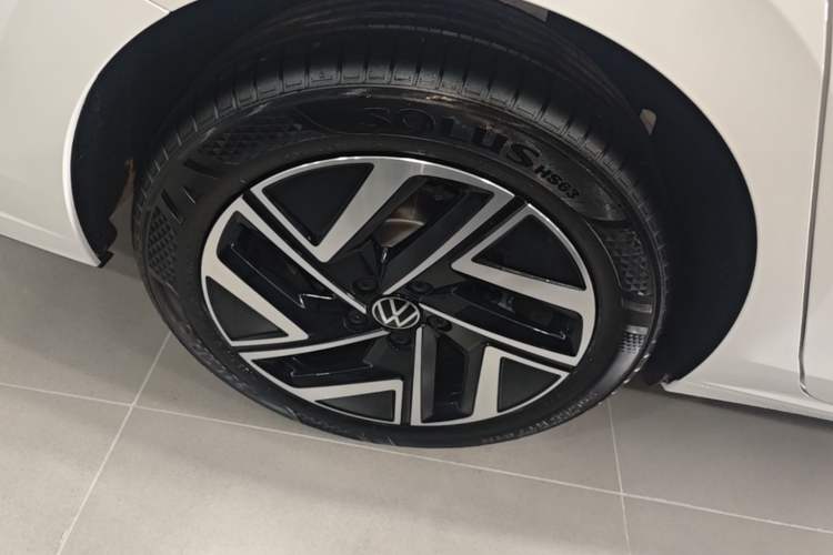 Used Volkswagen Sagitar 2026 Model 30 Million Units Selected 300TSI DSG Surpassing Edition Right Rear Wheel Hub
