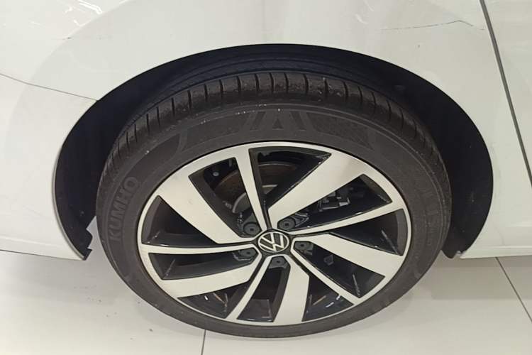 Used Volkswagen Sagitar 2026 Model 30 Million Units Selected 300TSI DSG Surpassing Edition Right Rear Wheel Hub