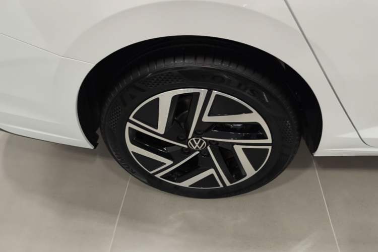 Used Volkswagen Sagitar 2026 Model 30 Million Units Selected 300TSI DSG Surpassing Edition Right Rear Wheel Hub