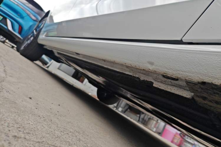 Used Volkswagen Sagitar 2026 Model L 300TSI DSG Elite Version Right Side Sill