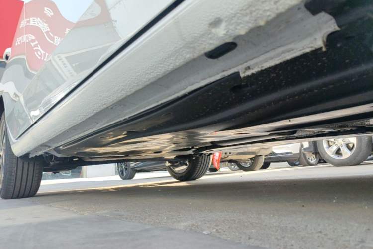 Used Volkswagen Sagitar 2026 S 300TSI Luxury Edition Right Side Sill